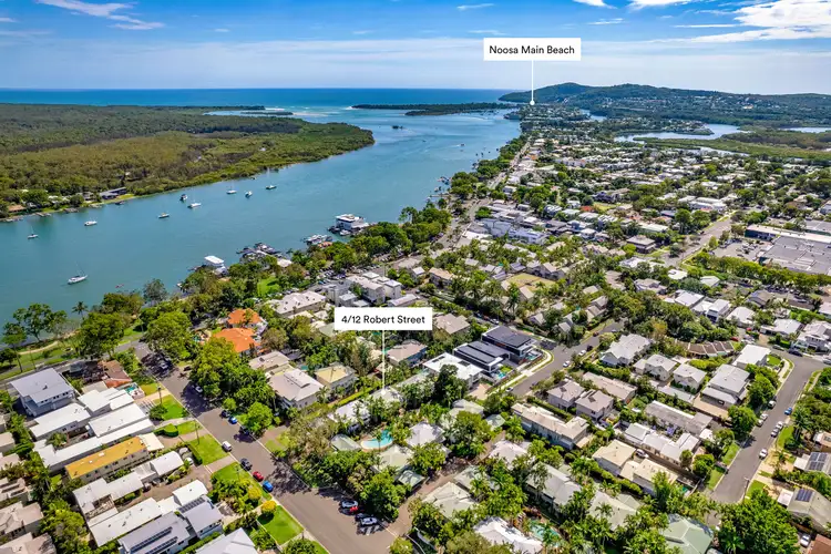 4/12 Robert Street, Noosaville QLD 4566
