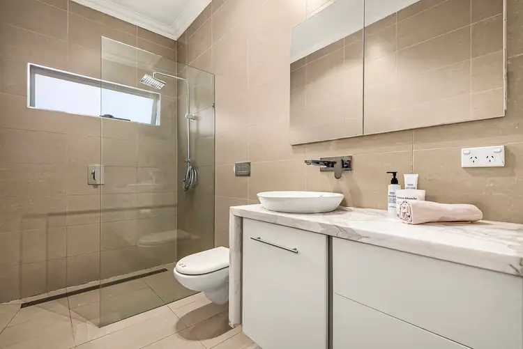 Sixth view of Homely house listing, 5 Grandview Avenue, Pascoe Vale South VIC 3044