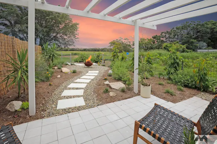 2/93 Marshall Street, Machans Beach QLD 4878