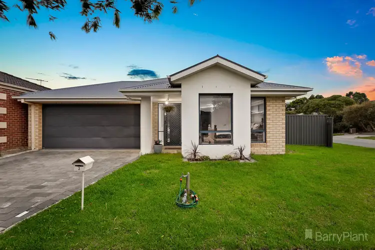 2 Persimmon Lane, Pakenham VIC 3810