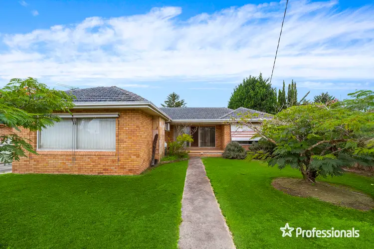 875 Henry Lawson Drive, Picnic Point NSW 2213