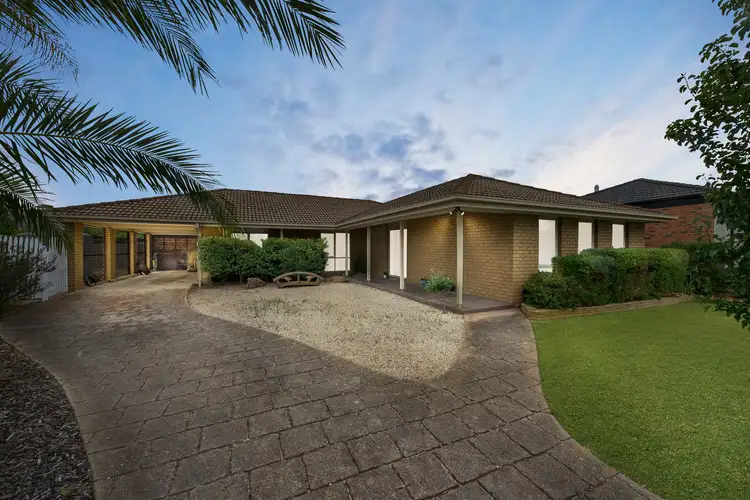 17 Kamo Court, Taylors Lakes VIC 3038