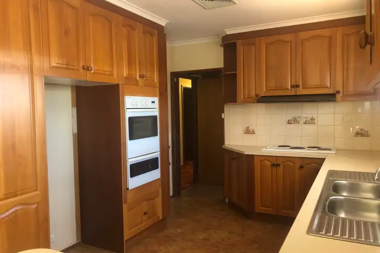 Fifth view of Homely house listing, 8 Sawka Court, Robinvale VIC 3549