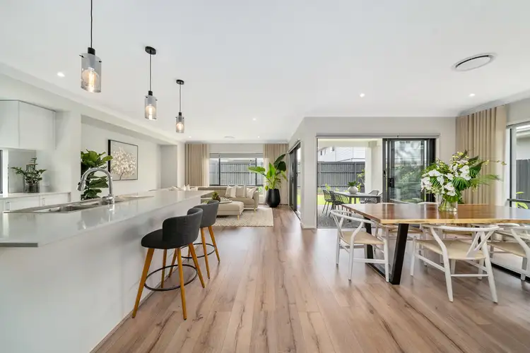 42 Quay Circuit, Newport QLD 4020