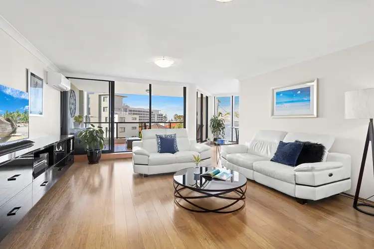 Third view of Homely apartment listing, 3/4-6 Ocean Street, Wollongong NSW 2500