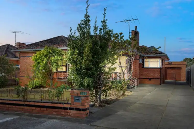 33 Queens Parade, Fawkner VIC 3060