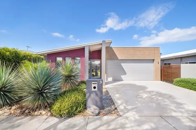 9 Ridding Street, Forde ACT 2914