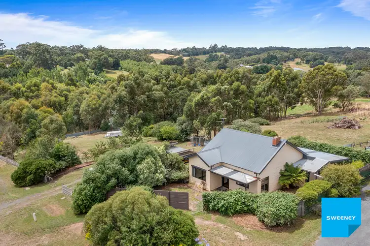 6 Old Western Highway, Gordon VIC 3345