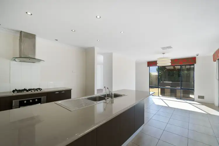 5 Greylock Meander, Madeley WA 6065