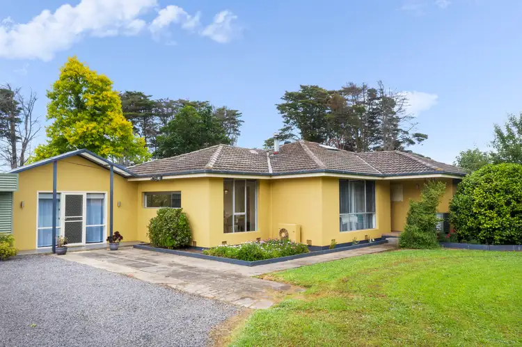 680 Carpendeit-Bungador Road, Bungador VIC 3260