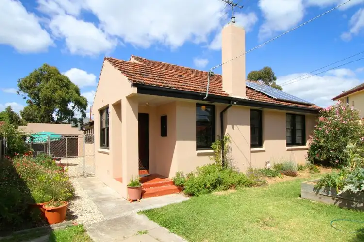 23 Taylor Avenue, Reservoir VIC 3073