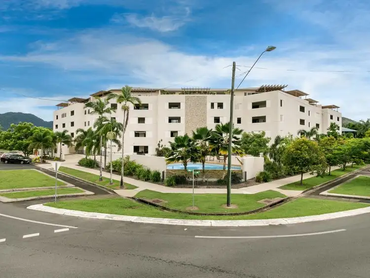 104/335 Lake Street, Cairns North QLD 4870