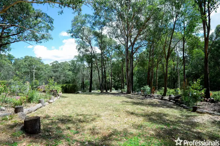 2 Hillcrest Drive, Mcmahons Creek VIC 3799