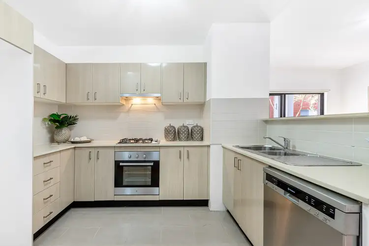 Fifth view of Homely apartment listing, 8/2-10 Hawkesbury Avenue, Dee Why NSW 2099