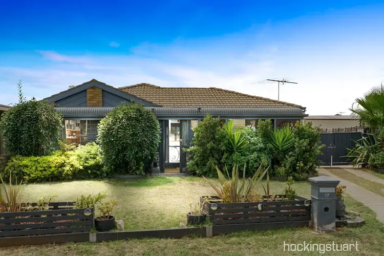 17 Paul Court, Melton West VIC 3337