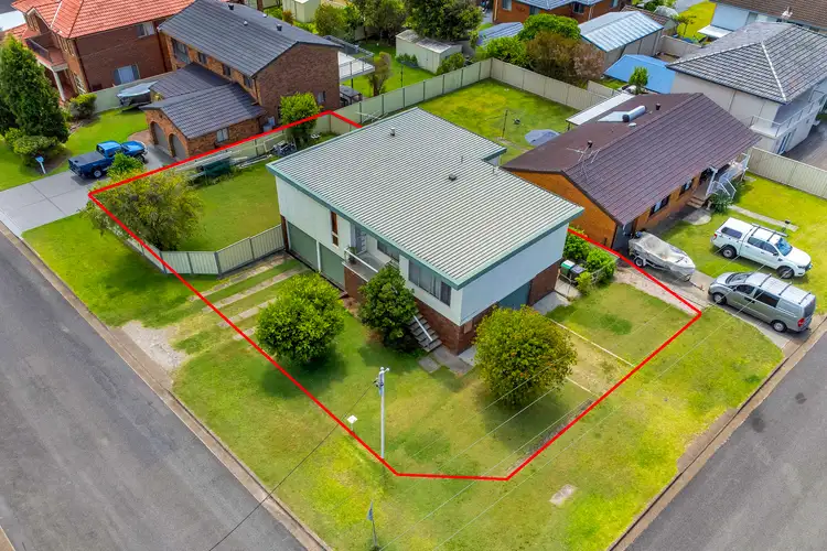 24 Pacific Street, Caves Beach NSW 2281