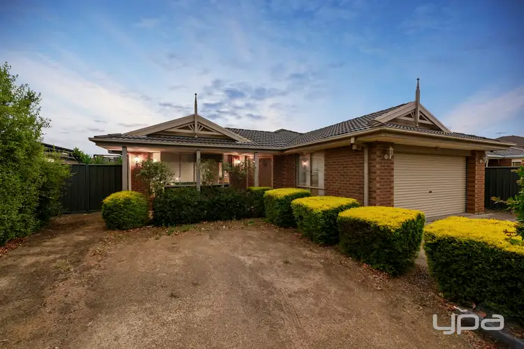 15 Tarcoola Drive, Burnside VIC 3023