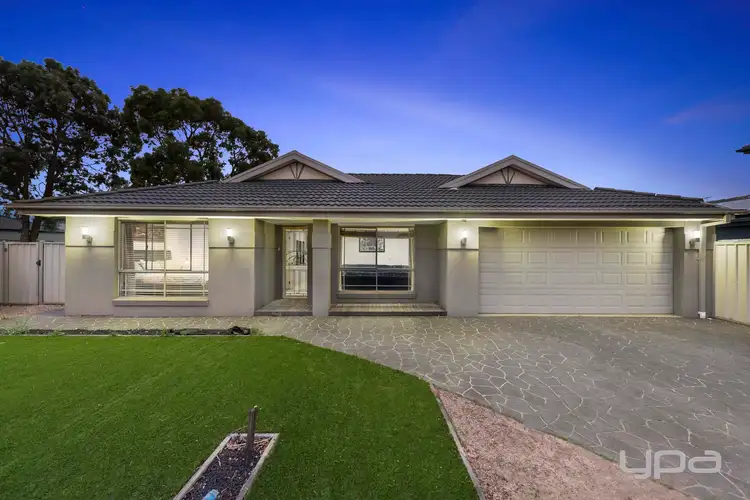 13 Illawarra Circuit, Taylors Hill VIC 3037