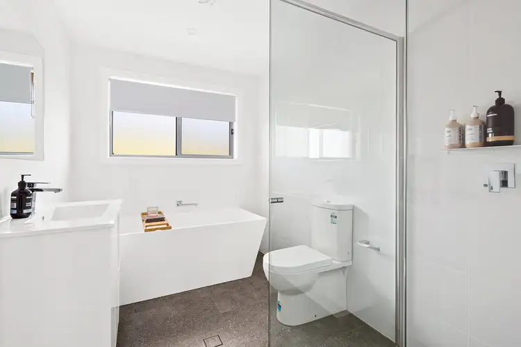 Fifth view of Homely townhouse listing, 2/6 Boronga Crescent, Berkeley NSW 2506