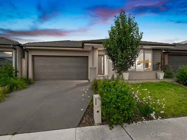 52 Walhallow Drive, Clyde North VIC 3978