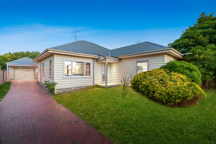 17 Clanbrae Avenue, Burwood VIC 3125