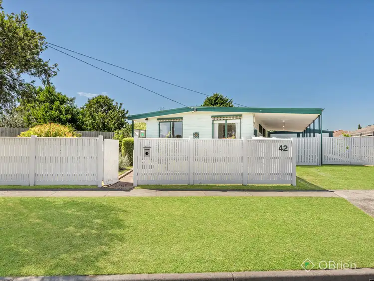 42 Greenwood Drive, Carrum Downs VIC 3201