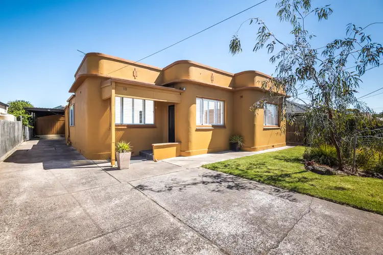 10 Cheltenham Road, Newcomb VIC 3219