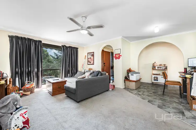 Fourth view of Homely house listing, 2 MacKinnon Court, Attwood VIC 3049