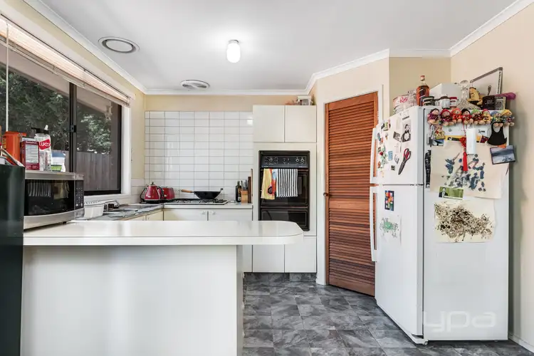 Fifth view of Homely house listing, 2 MacKinnon Court, Attwood VIC 3049