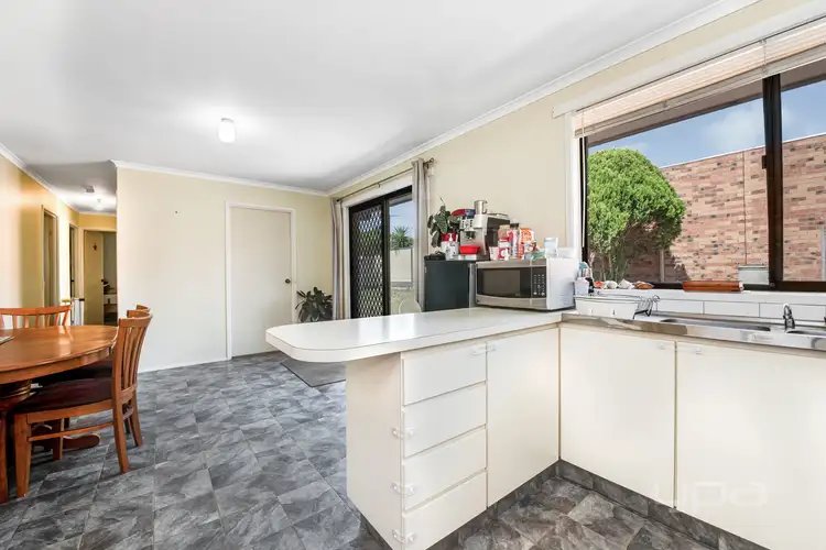 Sixth view of Homely house listing, 2 MacKinnon Court, Attwood VIC 3049