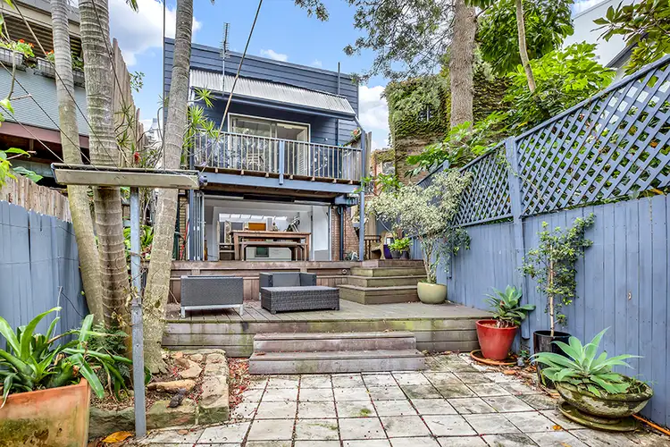 2 Mullens Street
