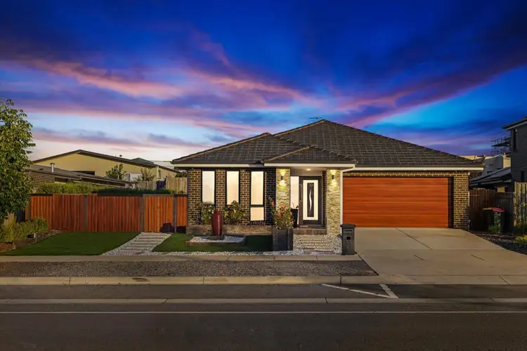 30 Harold White Avenue, Coombs ACT 2611