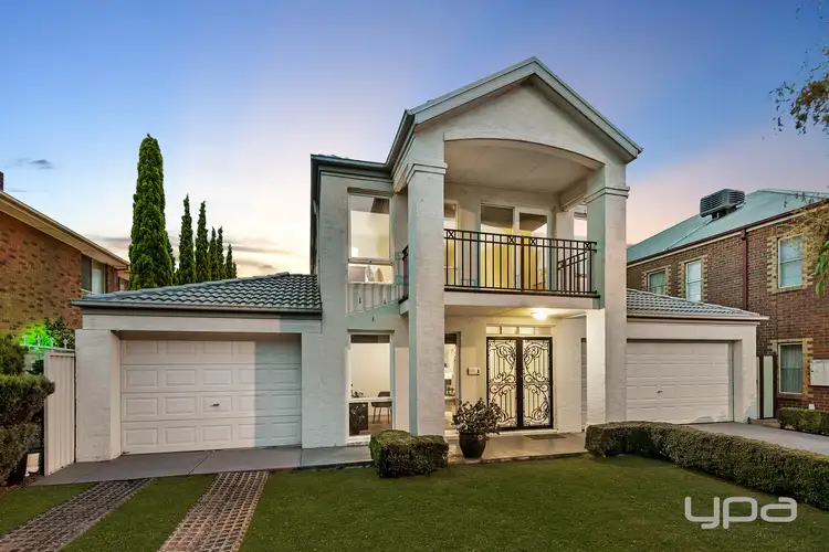 19 Wendouree Parade, Caroline Springs VIC 3023