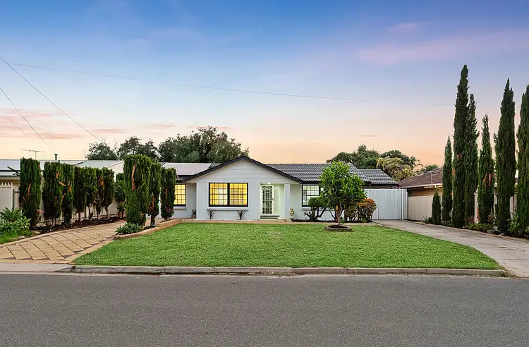 11 Beacon Crescent, Seaford SA 5169