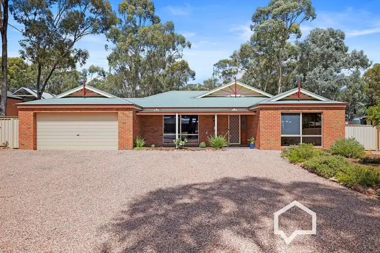 17 Bedarra Court, Maiden Gully VIC 3551