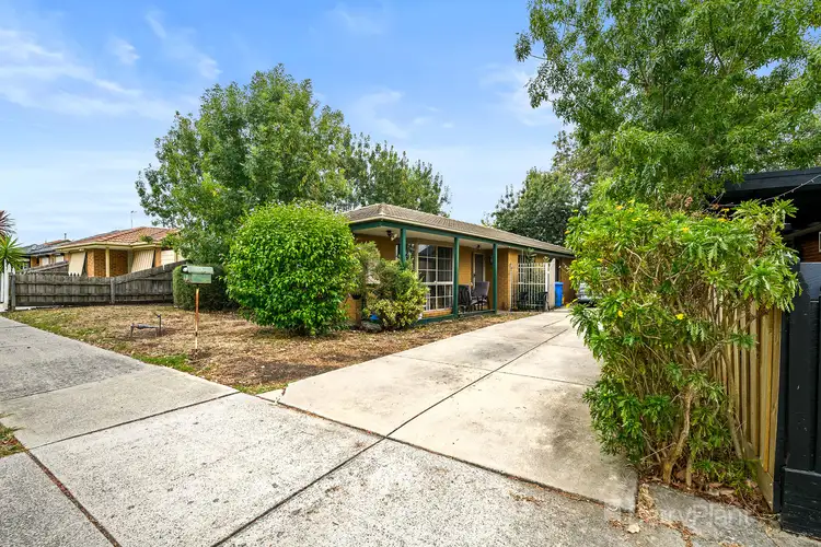 5 Crystal Gardens, Cranbourne West VIC 3977