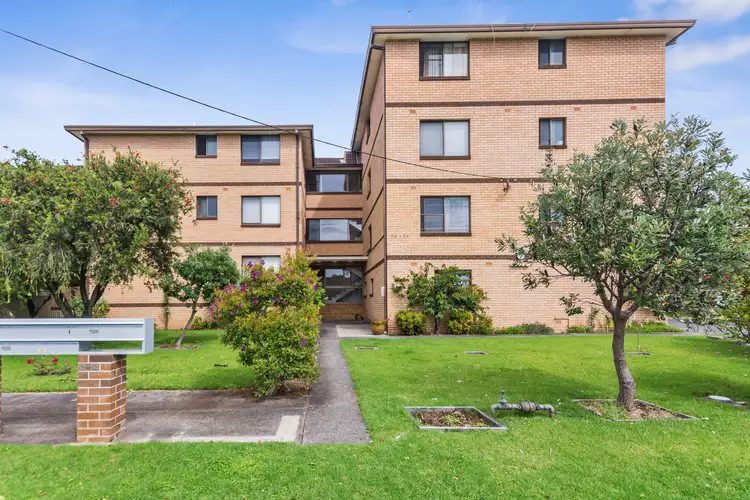 Main view of Homely unit listing, 2/52-54 Park Road, East Corrimal NSW 2518