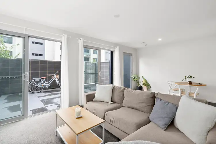 2/35 Oakden Street