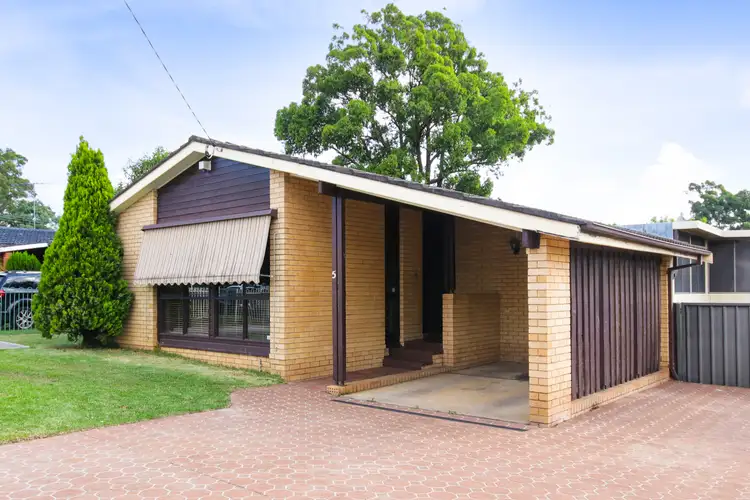 5 & 5a Malakua Street, Whalan NSW 2770