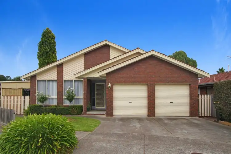 7 Dalbury Place, Mill Park VIC 3082