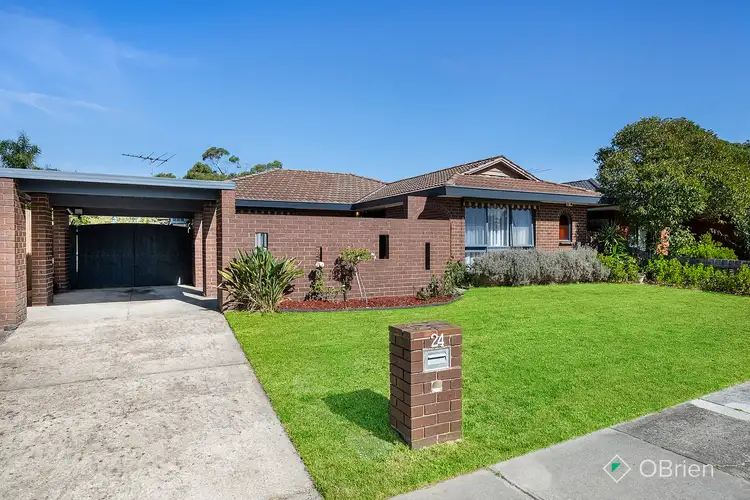 24 Dunsterville Crescent, Frankston VIC 3199