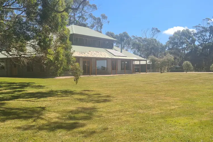 1016 Millwood Road, Naracoopa TAS 7256