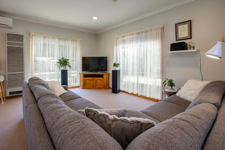 Fourth view of Homely townhouse listing, 1/1a Templeton Place, Wodonga VIC 3690