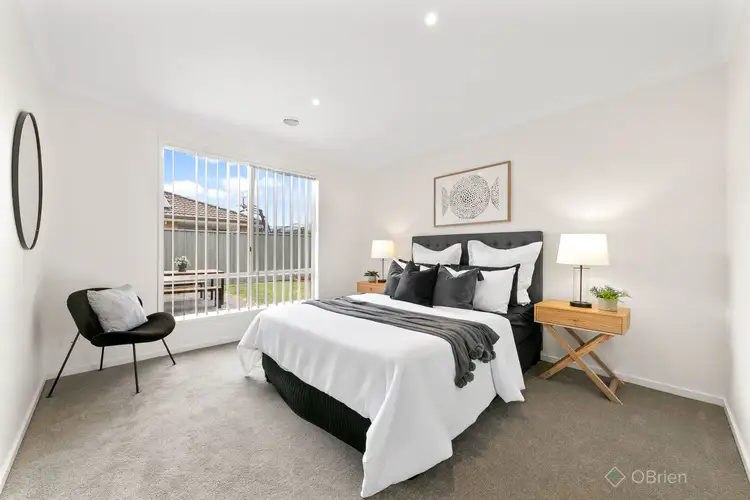 Sixth view of Homely house listing, 3 Reynard Place, Cranbourne East VIC 3977
