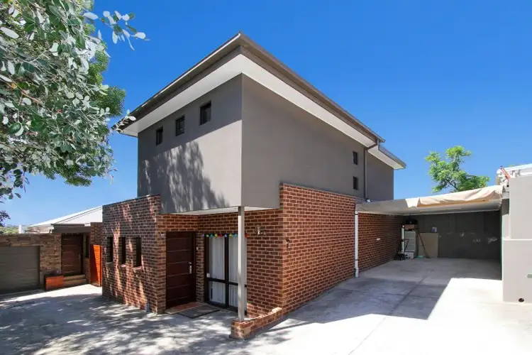 2/106 Darebin Boulevard, Reservoir VIC 3073