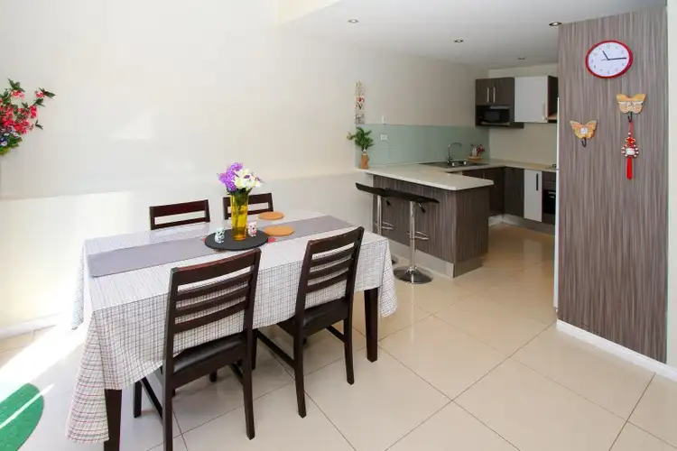 Fourth view of Homely townhouse listing, 2/106 Darebin Boulevard, Reservoir VIC 3073