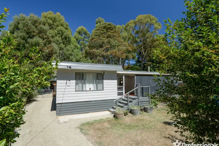 16 Whitegum Drive, East Warburton VIC 3799