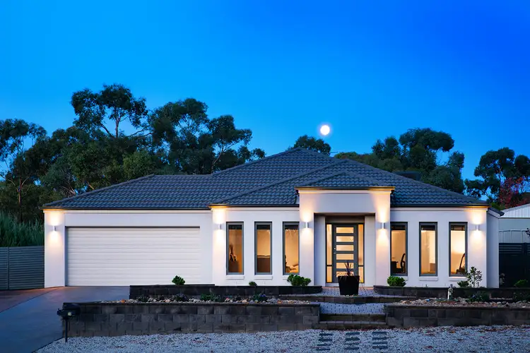 38 Pioneer Drive, Maiden Gully VIC 3551