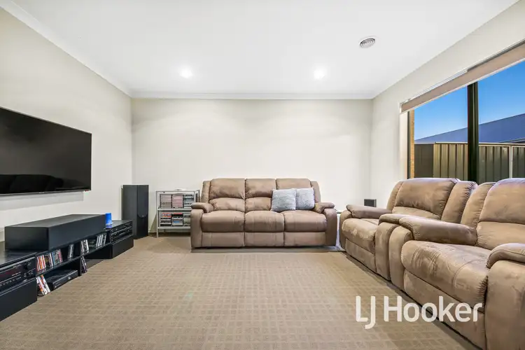 Fifth view of Homely house listing, 10 Symons Street, Cranbourne East VIC 3977