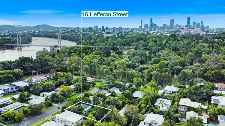 16 Hefferan Street, Fairfield QLD 4103